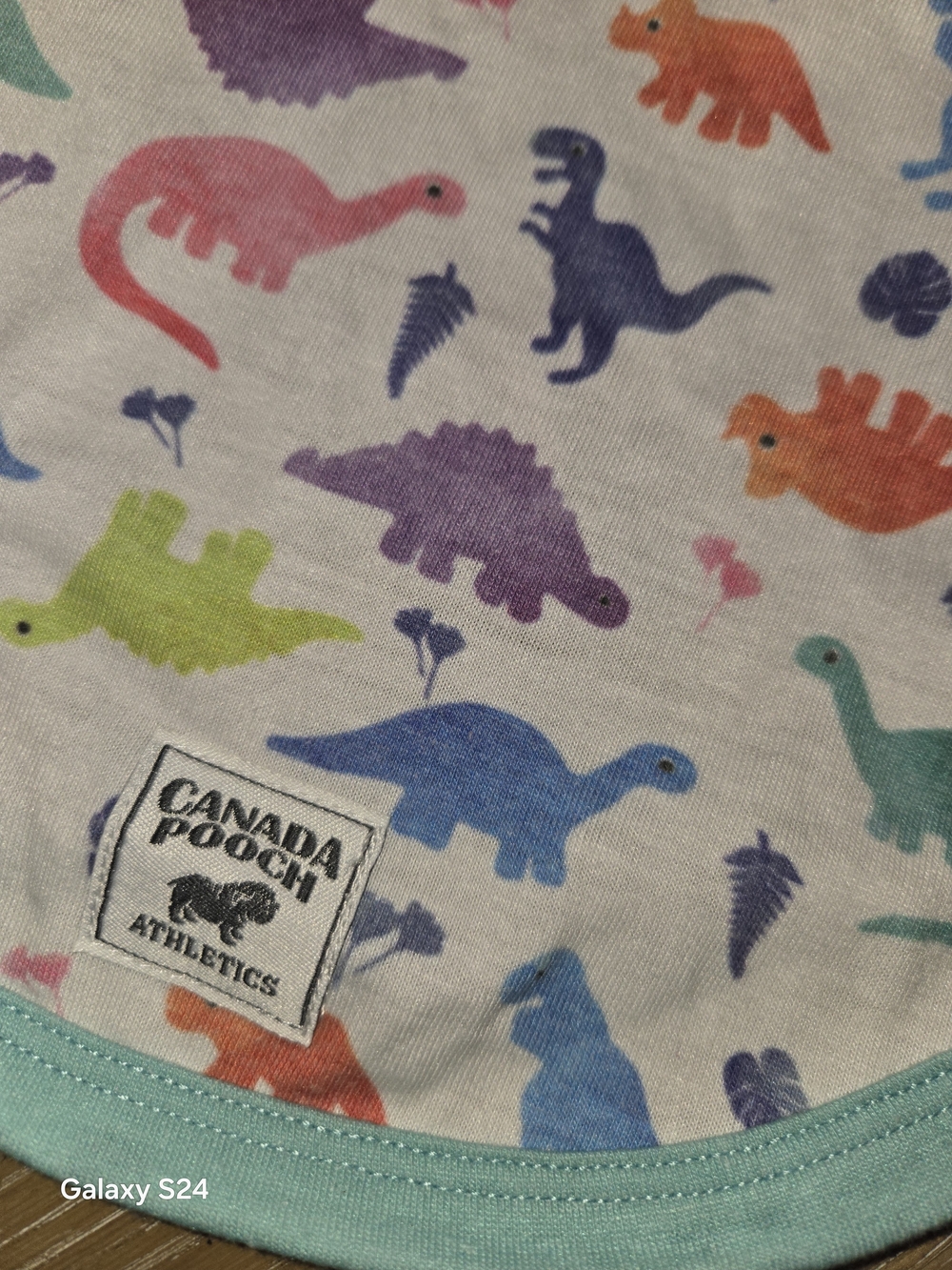 Canada Pooch Dig Freedom Dinosaur Pocket T-shirt 18 Inch New For 25-33 Lbs - Picture 2 of 6
